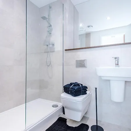 Apartment Luxury 2 Bed Penthouse - Balcony - Free Parking