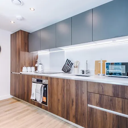 Luxury 2 Bed Penthouse - Balcony - Free Parking Leeds (West Yorkshire)