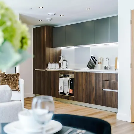 Luxury 2 Bed Penthouse - Balcony - Free Parking Apartment Leeds (West Yorkshire)