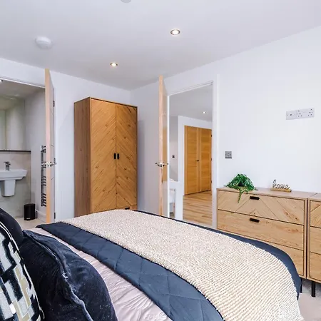 Apartment Luxury 2 Bed Penthouse - Balcony - Free Parking
