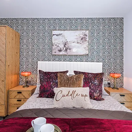 Luxury 2 Bed Penthouse - Balcony - Free Parking Leeds (West Yorkshire)